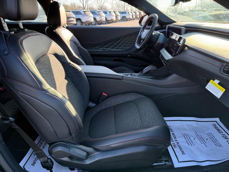 Dodge Charger Vehicle Full-screen Gallery Image 5