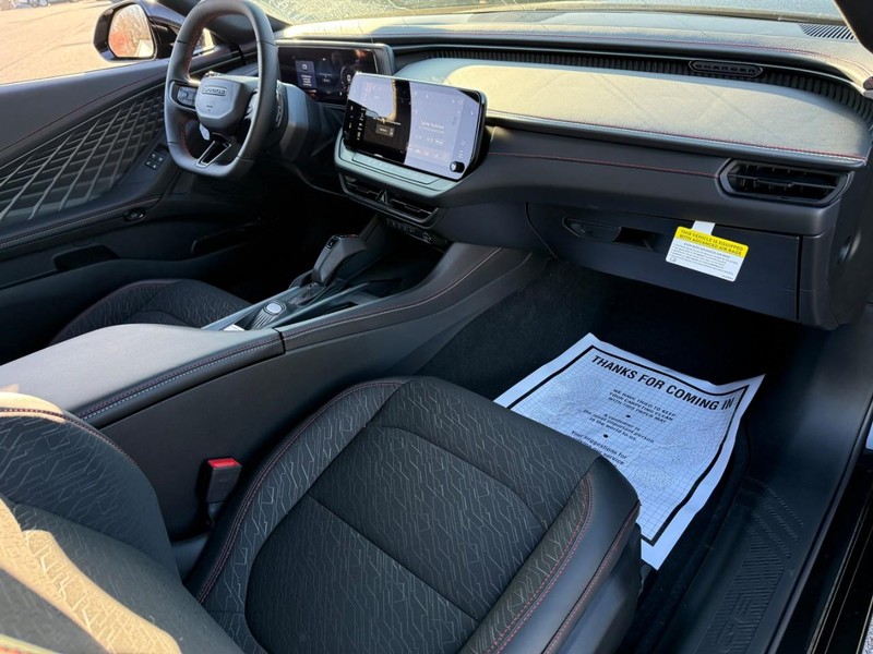 Dodge Charger Vehicle Full-screen Gallery Image 6