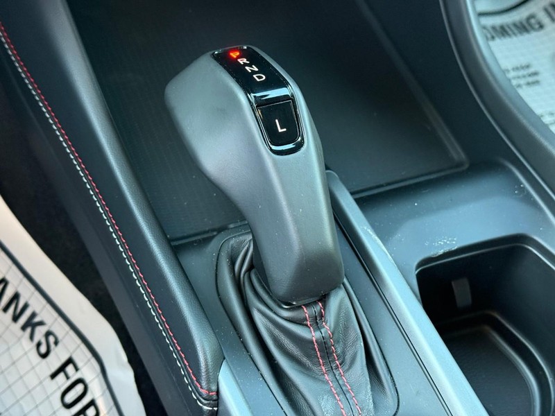 Dodge Charger Vehicle Full-screen Gallery Image 12