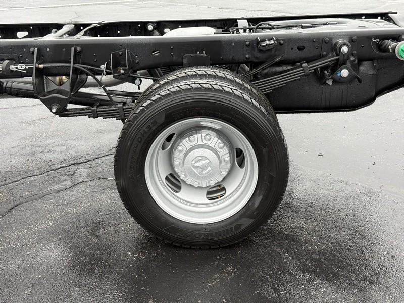 Ram 5500 Chassis Cab Vehicle Full-screen Gallery Image 4