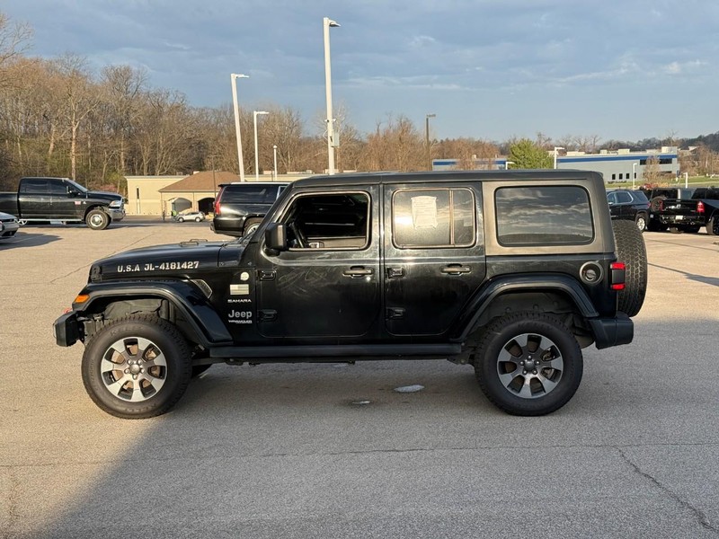 Jeep Wrangler Unlimited Vehicle Full-screen Gallery Image 2