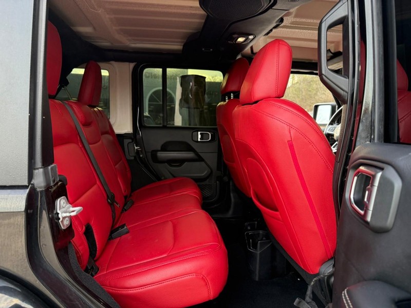 Jeep Wrangler Unlimited Vehicle Full-screen Gallery Image 10
