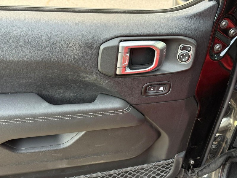 Jeep Wrangler Unlimited Vehicle Full-screen Gallery Image 11