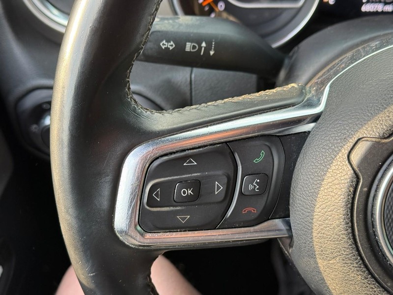 Jeep Wrangler Unlimited Vehicle Full-screen Gallery Image 14