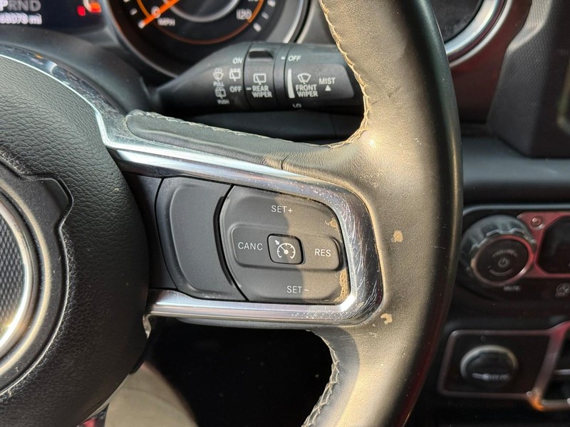 Jeep Wrangler Unlimited Vehicle Full-screen Gallery Image 15