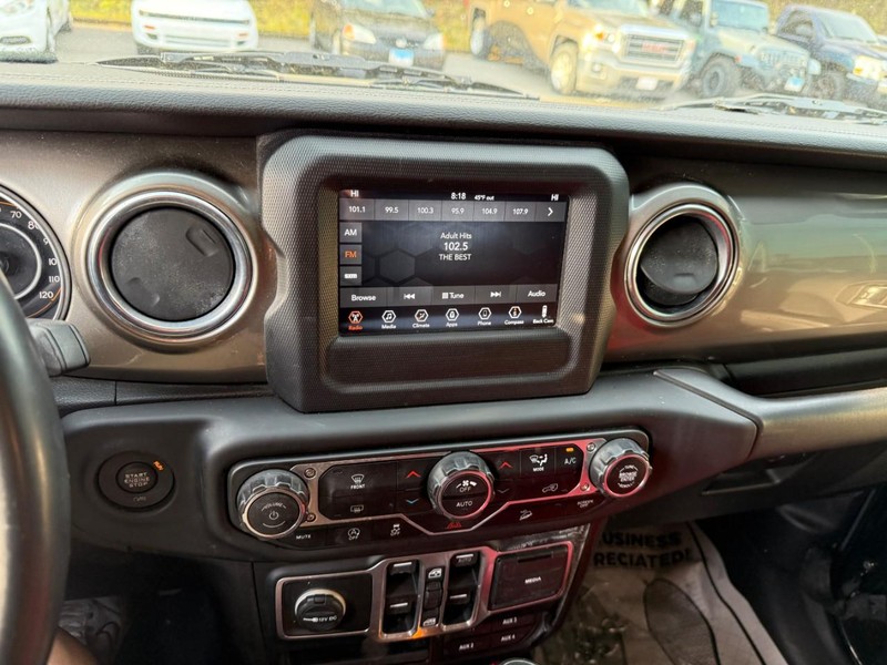 Jeep Wrangler Unlimited Vehicle Full-screen Gallery Image 18