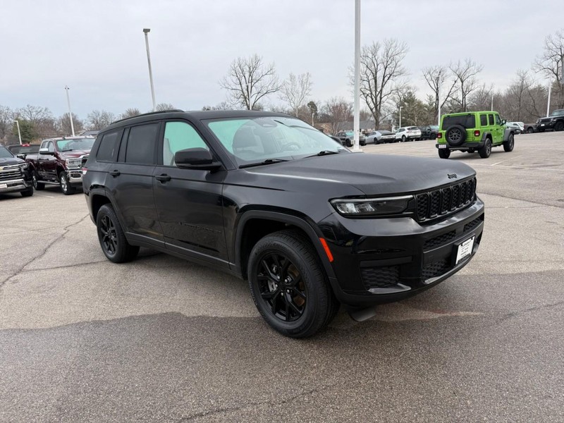 Jeep Grand Cherokee L Vehicle Full-screen Gallery Image 8