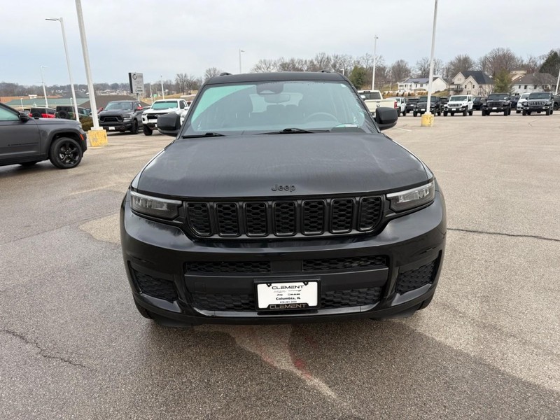 Jeep Grand Cherokee L Vehicle Full-screen Gallery Image 9