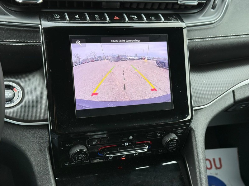 Jeep Grand Cherokee L Vehicle Full-screen Gallery Image 20