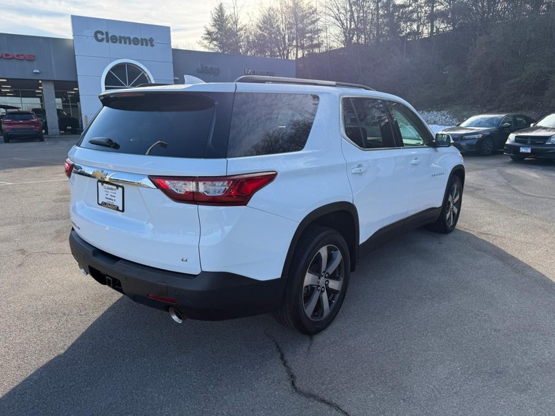 Chevrolet Traverse Vehicle Full-screen Gallery Image 8