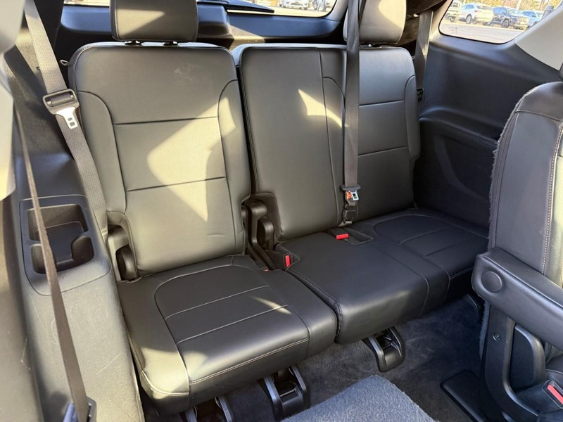 Chevrolet Traverse Vehicle Full-screen Gallery Image 12