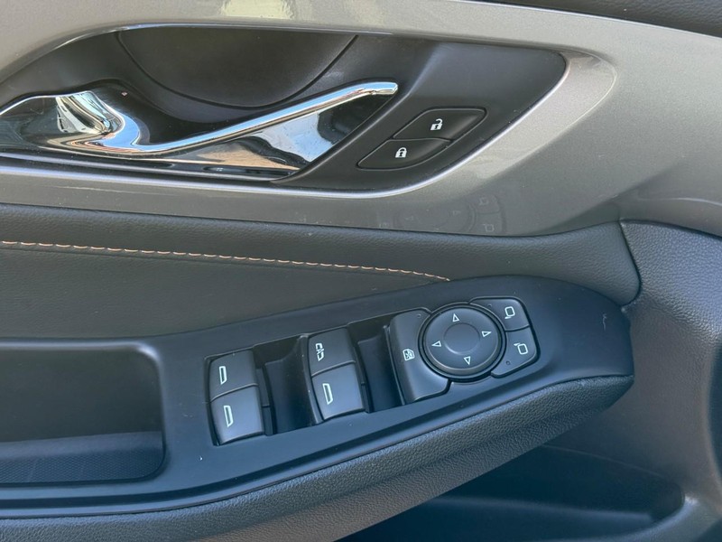 Chevrolet Traverse Vehicle Full-screen Gallery Image 18