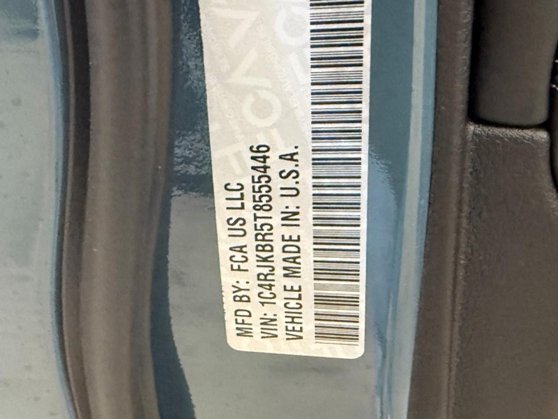 Jeep Grand Cherokee L Vehicle Full-screen Gallery Image 15