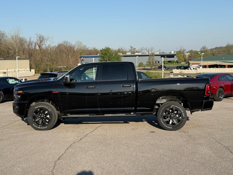 Ram 2500 Vehicle Full-screen Gallery Image 2