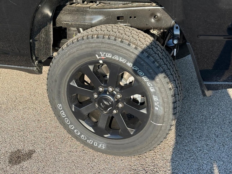 Ram 2500 Vehicle Full-screen Gallery Image 4