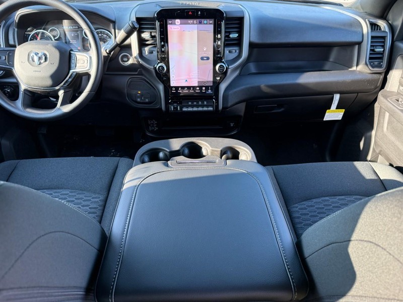 Ram 2500 Vehicle Full-screen Gallery Image 6