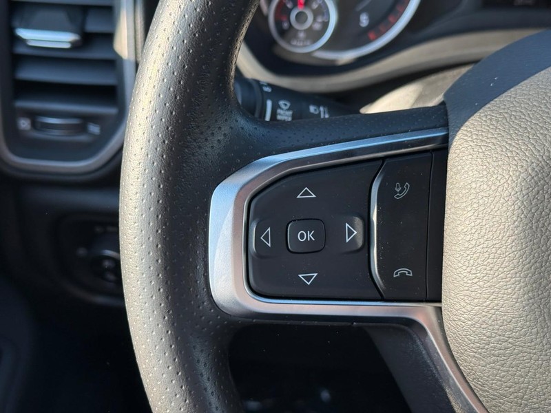 Ram 2500 Vehicle Full-screen Gallery Image 12