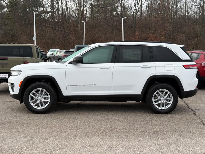 Jeep Grand Cherokee Vehicle Full-screen Gallery Image 2