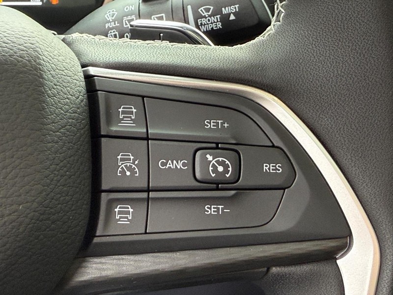 Jeep Grand Cherokee Vehicle Full-screen Gallery Image 10