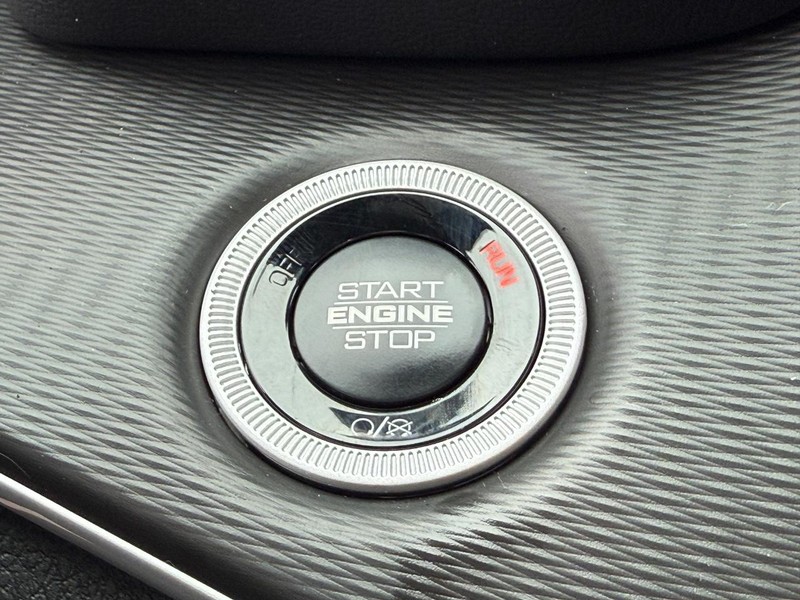 Jeep Grand Cherokee Vehicle Full-screen Gallery Image 11