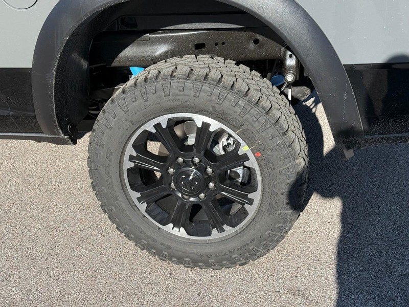 Ram 2500 Vehicle Full-screen Gallery Image 4