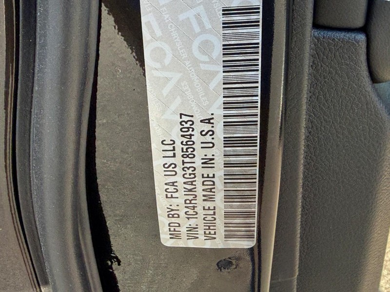 Jeep Grand Cherokee L Vehicle Full-screen Gallery Image 20