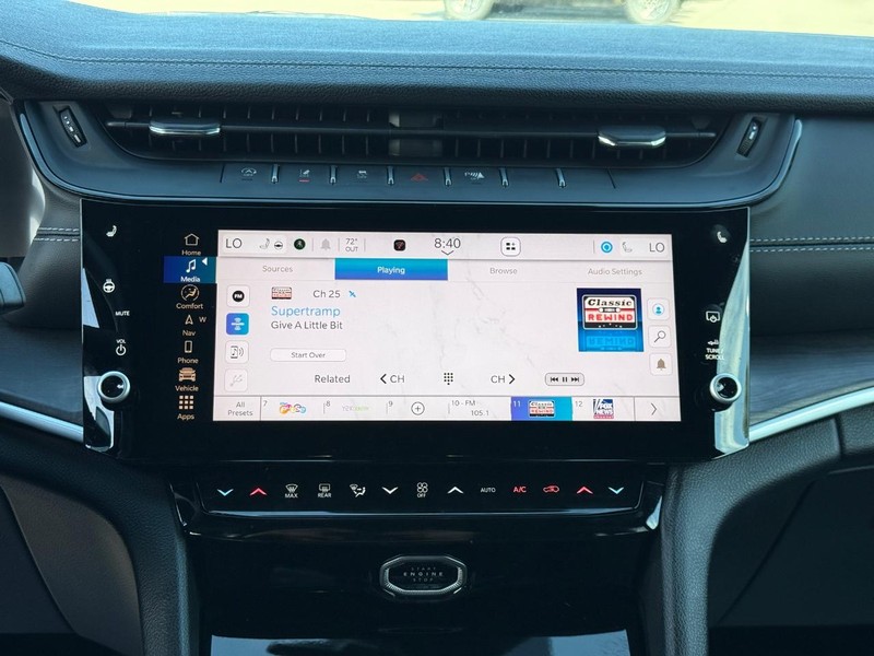 Jeep Grand Cherokee L Vehicle Full-screen Gallery Image 10