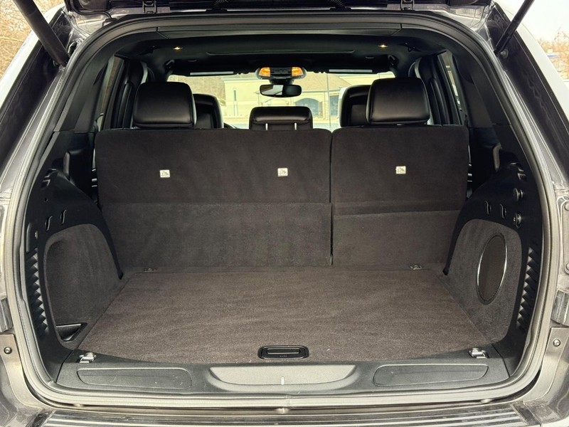 Jeep Grand Cherokee Vehicle Full-screen Gallery Image 6