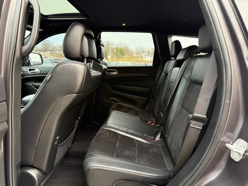 Jeep Grand Cherokee Vehicle Full-screen Gallery Image 10