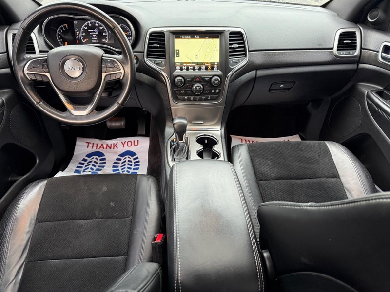 Jeep Grand Cherokee Vehicle Full-screen Gallery Image 12