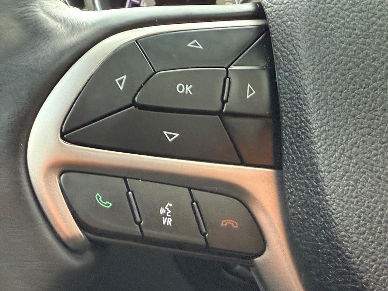 Jeep Grand Cherokee Vehicle Full-screen Gallery Image 14