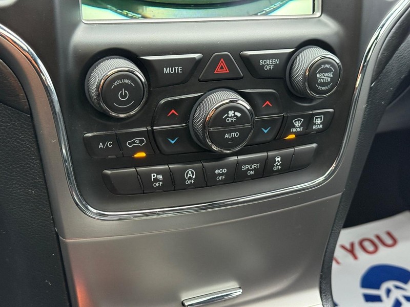 Jeep Grand Cherokee Vehicle Full-screen Gallery Image 20