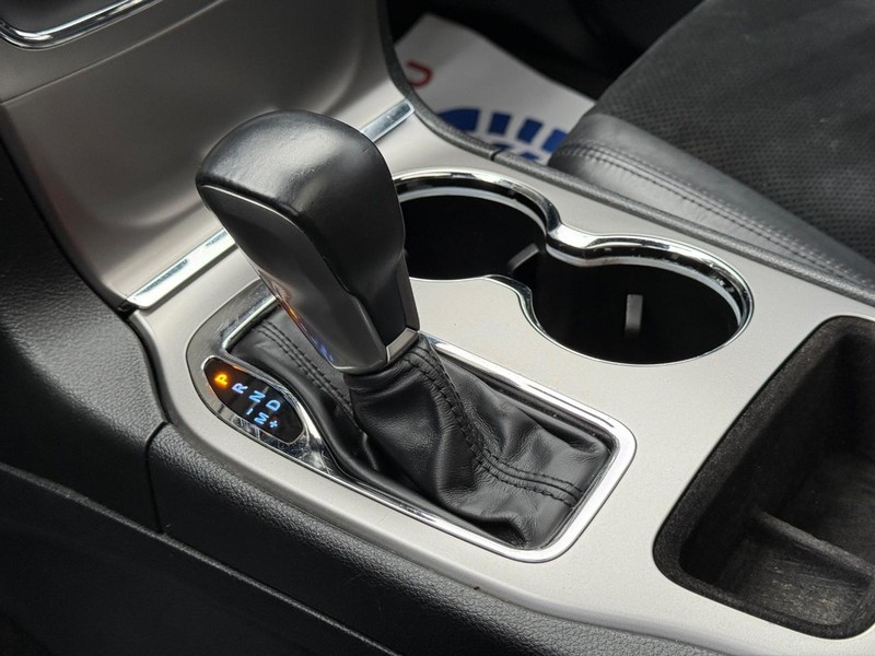 Jeep Grand Cherokee Vehicle Full-screen Gallery Image 21