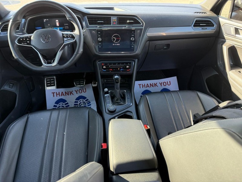 Volkswagen Tiguan Vehicle Full-screen Gallery Image 12