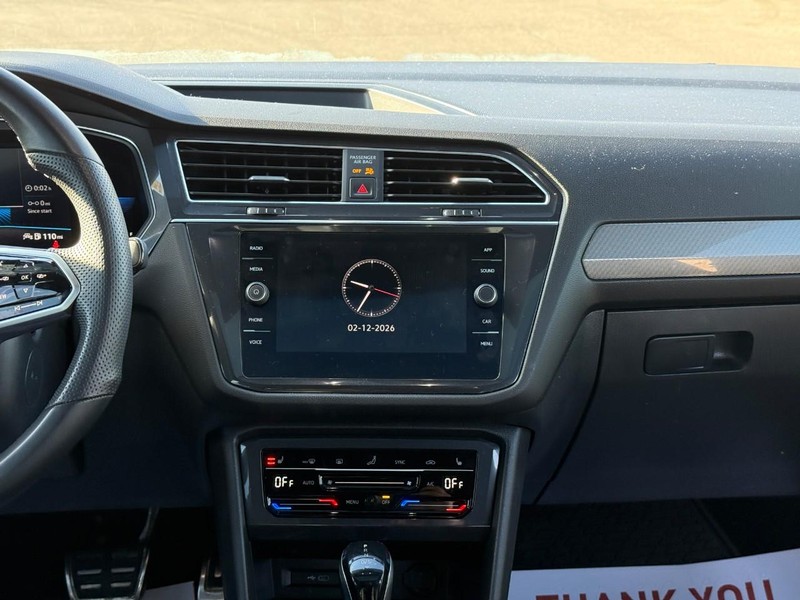 Volkswagen Tiguan Vehicle Full-screen Gallery Image 14