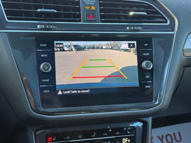 Volkswagen Tiguan Vehicle Full-screen Gallery Image 27