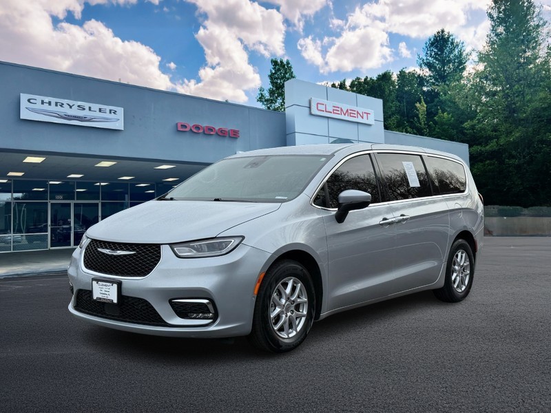 Chrysler Pacifica Vehicle Full-screen Gallery Image 01