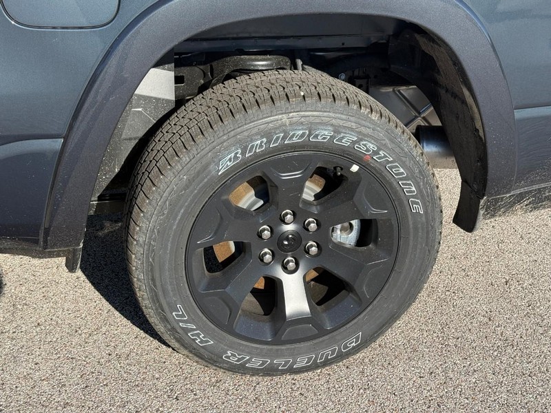 Ram 1500 Vehicle Full-screen Gallery Image 4