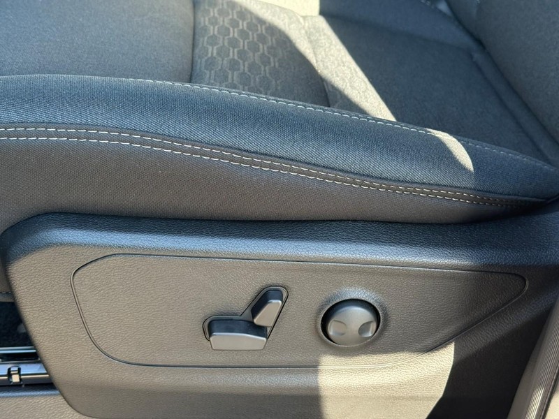 Ram 1500 Vehicle Full-screen Gallery Image 8