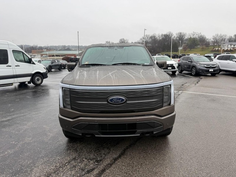 Ford F-150 Lightning Vehicle Full-screen Gallery Image 8
