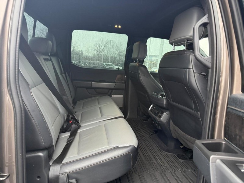 Ford F-150 Lightning Vehicle Full-screen Gallery Image 9