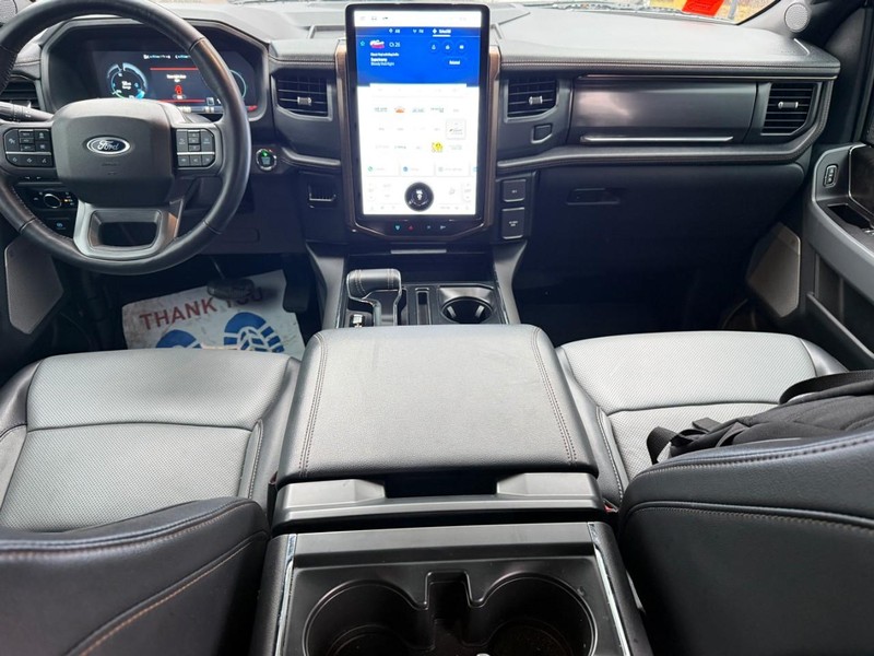 Ford F-150 Lightning Vehicle Full-screen Gallery Image 10