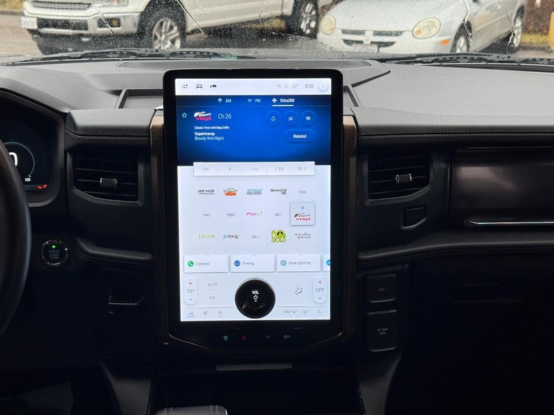 Ford F-150 Lightning Vehicle Full-screen Gallery Image 12