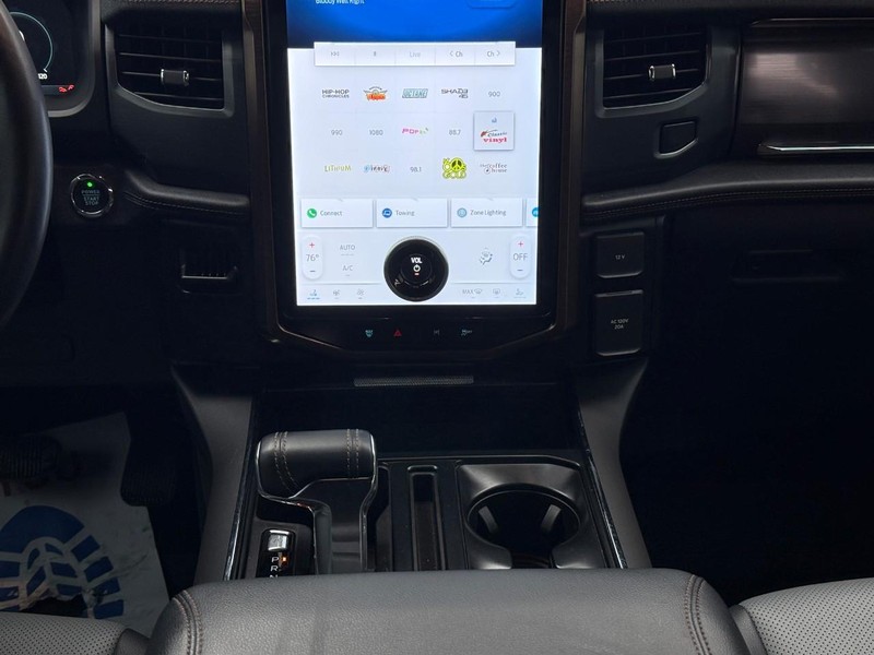 Ford F-150 Lightning Vehicle Full-screen Gallery Image 13