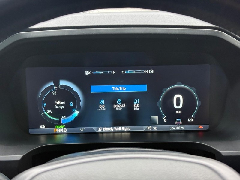 Ford F-150 Lightning Vehicle Full-screen Gallery Image 18