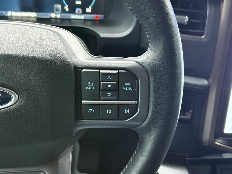 Ford F-150 Lightning Vehicle Full-screen Gallery Image 20