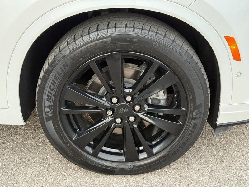 Cadillac XT6 Vehicle Full-screen Gallery Image 07