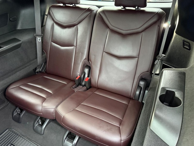 Cadillac XT6 Vehicle Full-screen Gallery Image 10