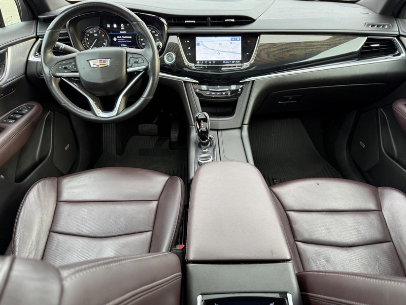 Cadillac XT6 Vehicle Full-screen Gallery Image 14