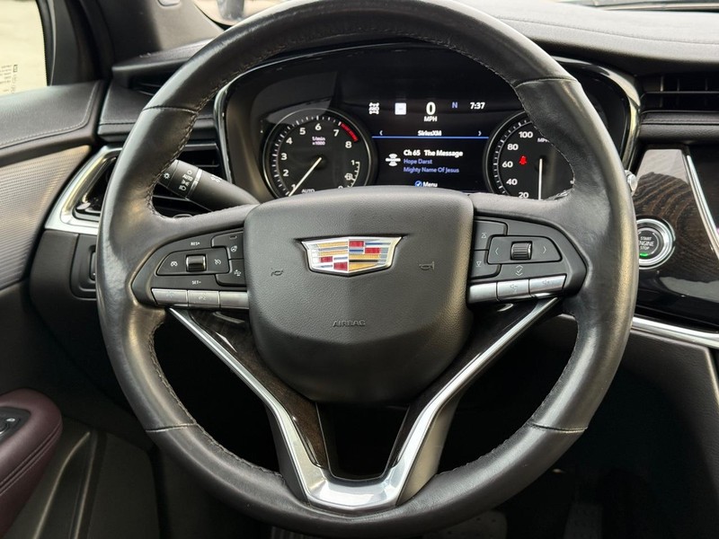 Cadillac XT6 Vehicle Full-screen Gallery Image 15